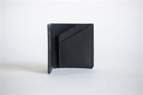 Albert Tusk | The Bare Bifold | Minimalist Leather Wallet