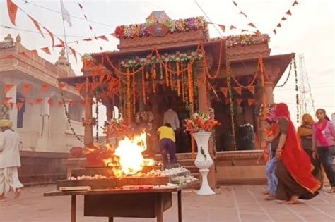 पाबूजी राठौड़: अपनी शादी के फेरे छोड़ गायों की रक्षा के लिए प्राण देने ...