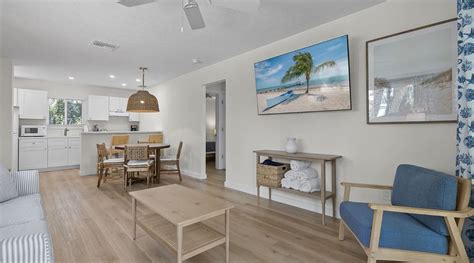 THE DRIFTWOOD INN (Sanibel Island) - Specialty Inn Reviews, Photos ...