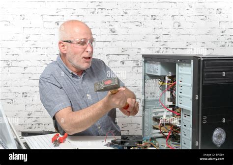 Man Destroys Computer Vimeo 的图像结果