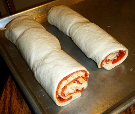 pepperoni rolls with pillsbury pizza dough
