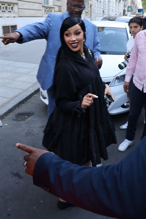 CARDI B Sign Autographs for Fans while Leaving The Zoo in Paris 07/10 ...
