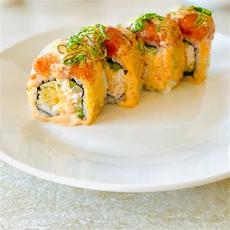Fried Dragon Roll Deep Fried Sushi Must Try 10/10 #sushi #foodreview