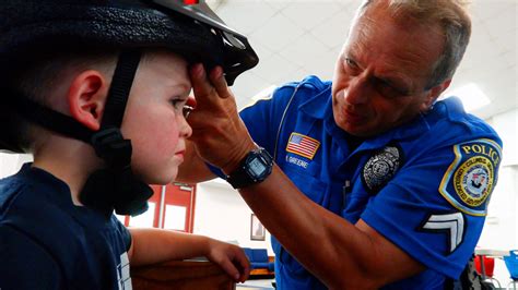 Require bike helmets to prevent deaths, federal safety board says ...