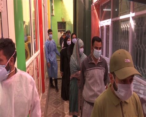 Covid vaccination drive resumes in full swing after J-K gets fresh stock