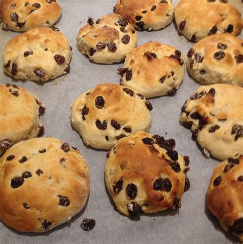 justcooking.in - Food Dictionary - Buns - Currant bun