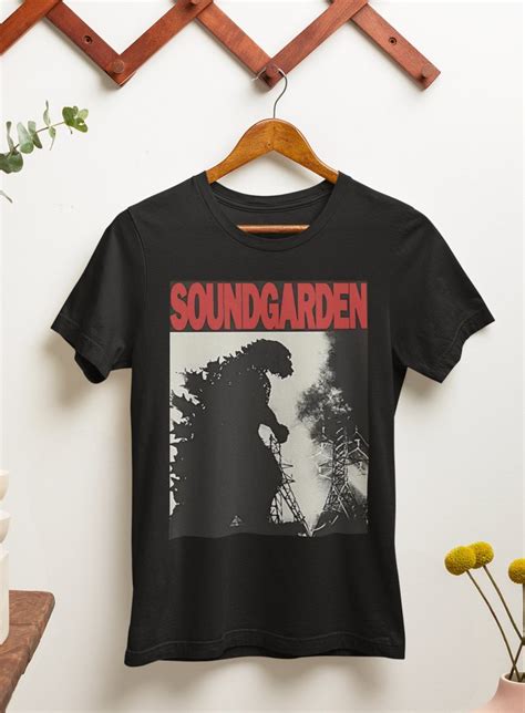 Vintage Soundgarden T-shirt Rock Music Shirt Chris Cornell Black Hole ...