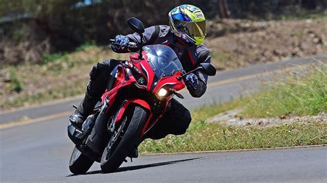 Bajaj Pulsar RS 200 2015 ABS Bike Photos - Overdrive