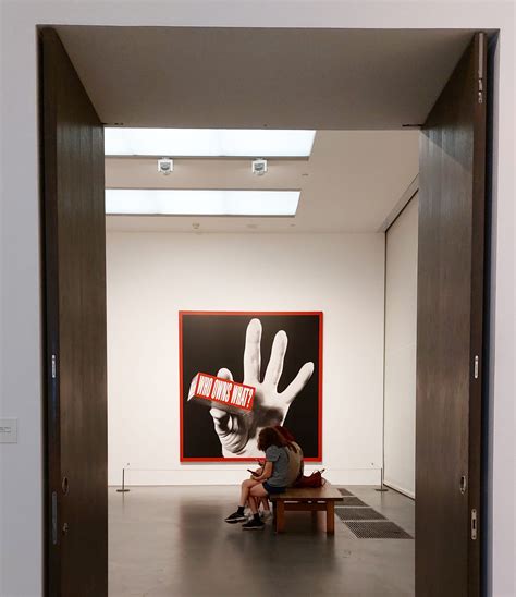 Tate Modern – “Who owns what?” by Barbara Kruger – Barbara Picci