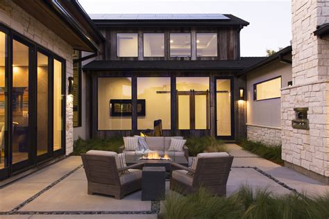 Backyard Landscape 的图像结果