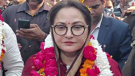 UP: पूर्व सांसद जयाप्रदा के खिलाफ गैर जमानती वारंट जारी, आचार संहिता ...