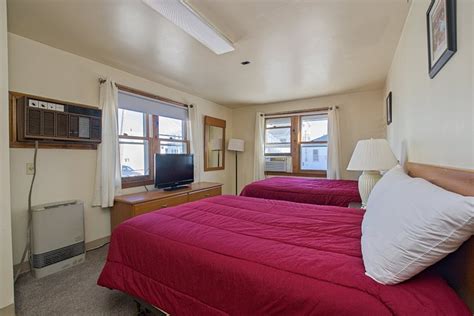 DELUXE OCEANFRONT MOTEL & COTTAGES (Old Orchard Beach, Maine) - Motel ...