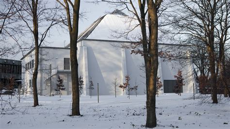 Oticon Hall is now called Demant Hall