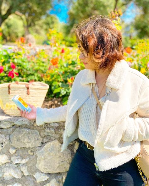 Juste Edelyne - Créatrice de contenu locale et créative