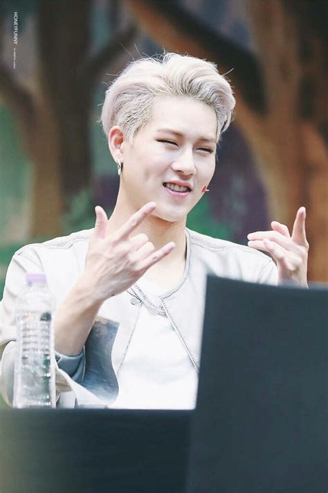 ปักพินโดย S t a r l i g h t ใน j o o h e o n (MONSTA X) | สามีในอนาคต ...