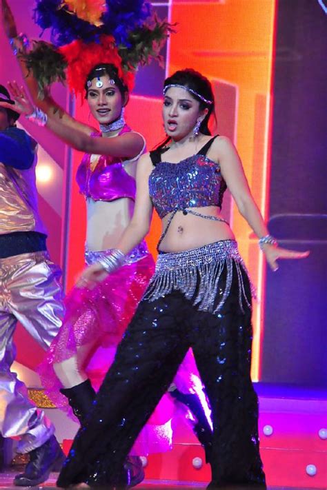 Poonam Kaur Hot Dance Photo Stills at TSR Awards