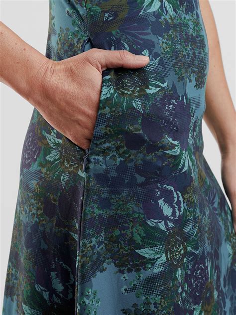 Built in Bra Dress: Yes Balian | Title Nine