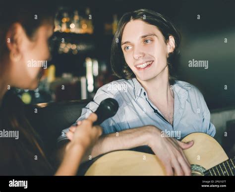 Interview a Famous Person 的图像结果