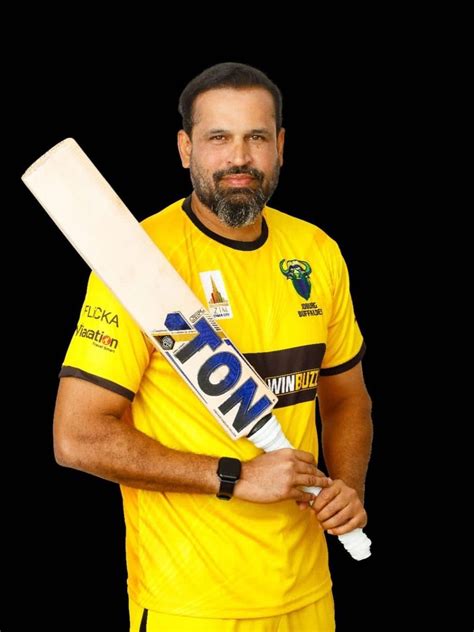 Yusuf Pathan rolls back clock with 26-ball 80