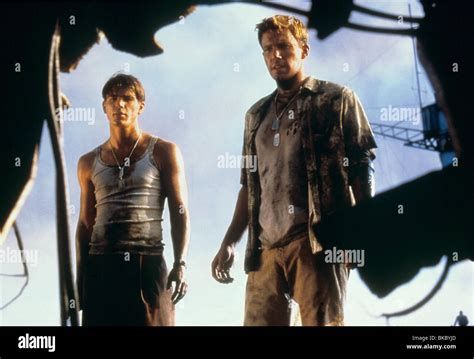 Pearl harbor josh hartnett 2001 hi-res stock photography and images - Alamy