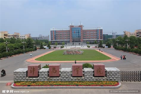 【特别报道】不一样的大学“第一天”-许昌学院官方网站