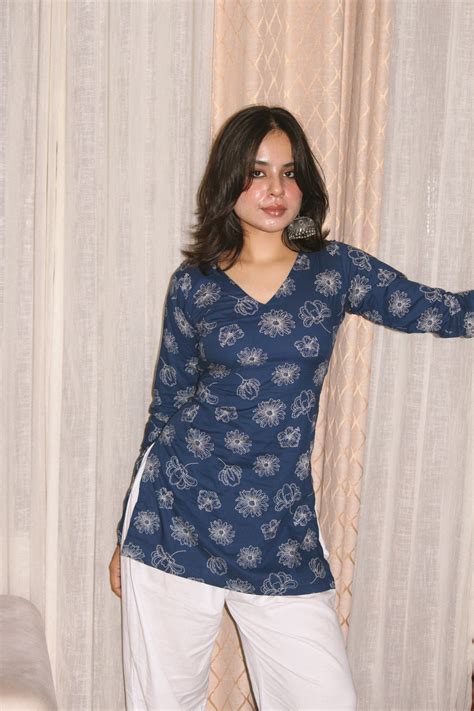 SAAQI FULL SLEEVE KURTI