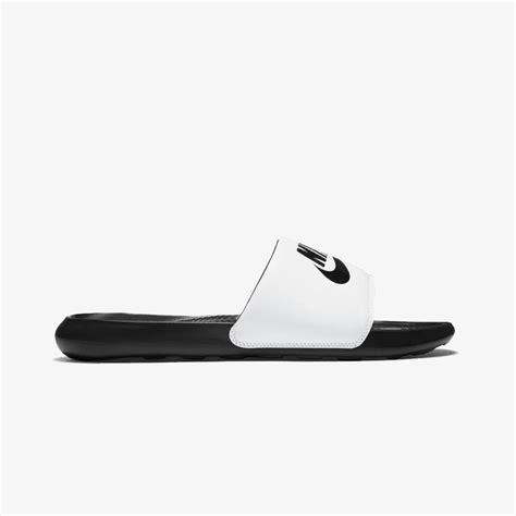 Nike | VICTORI ONE { BLACK/BLACK-WHITE – Superkicks