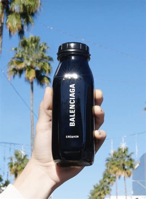 Balenciaga in Los Angeles: Nicole Kidman, oversize as ever, and an ...