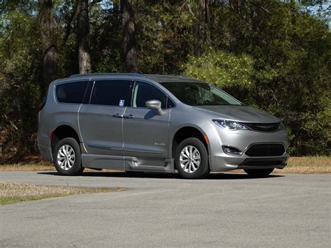 2018 Chrysler Pacifica | Raleigh Classic Car Auctions