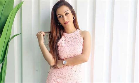 TMKOC fame Anjali Tarak Mehta aka Sunayana Fozdar will make you fall in ...