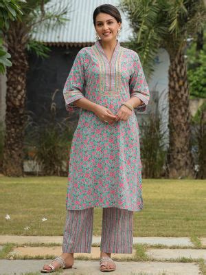 Buy ARAMYA Multicolor Soft Cotton Floral Straight Kurta for Women (M ...