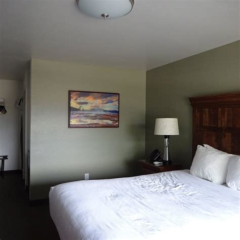 THE ROOSEVELT HOTEL - YELLOWSTONE (Gardiner) - Villa Reviews, Photos ...