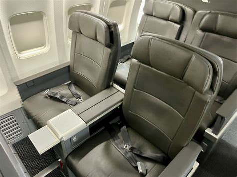 Boeing 737 Business Class 的图像结果