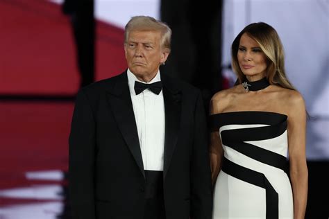 What Melania Trump's Smile at Donald Trump's Speech to Congress Means ...