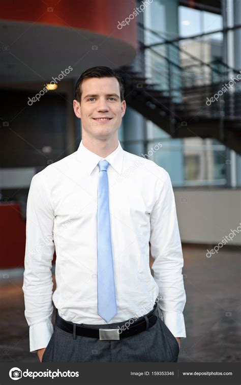 Freidnly Business People 的图像结果