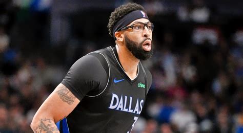 Dallas Mavericks Make Stunning Pivot on Anthony Davis After Hand Injury