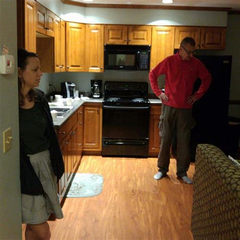 REDWOOD INN & SUITES (Oneonta) - Motel Reviews & Photos - Tripadvisor