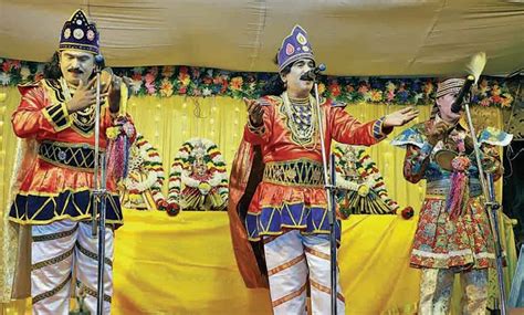 உடுக்கை இசைக்கு உயிர் கொடுக்கும் உடுமலை ஆசிரியர்கள்! | Teachers who ...