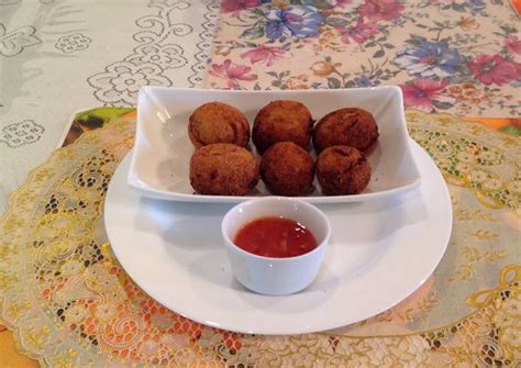 Chicken Cheese Balls Recipe by Reemol Bony - Cookpad