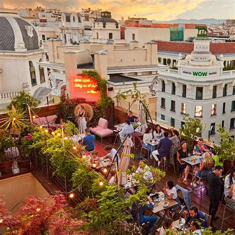 Cóctel o copa en el Rooftop Iberostar Las Letras Gran Vía, Iberostar ...