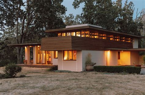 Frank Lloyd Wright Homes Open for Tours | Architectural Digest