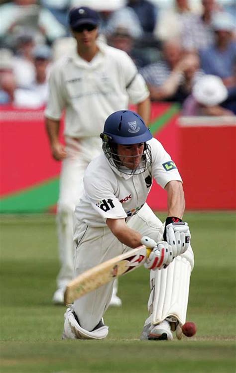 Andy Hodd sweeps as Yorkshire chase leather | ESPNcricinfo.com