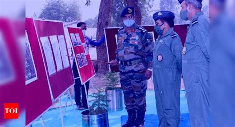 Air Force Chief Bhadauria visits bases located in the southwestern ...