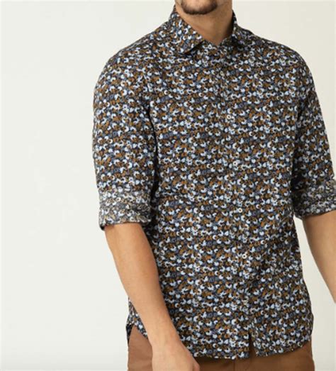 Brad Pitt’s shirt look in Moneyball is perfect for work from home meetings