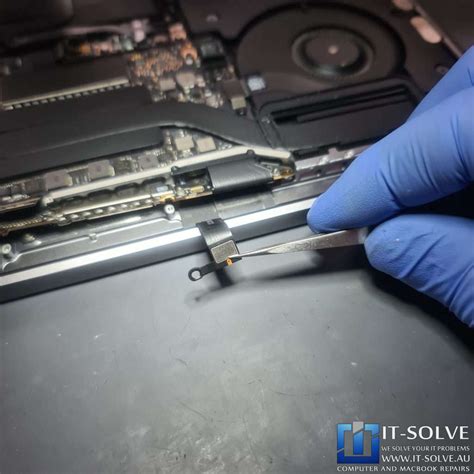 A1708 Macbook Pro no Backlight Repair due to a failed Flexgate | IT ...