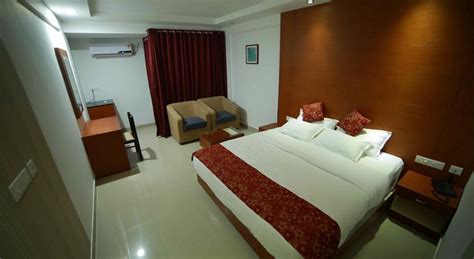 Nakshatra Emerald Inn, Ponnani Road, Ponnuparambil, Guruvayur, Kerala ...