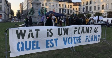 Extinction Rebellion manifeste pour appeler le gouvernement à mener une ...
