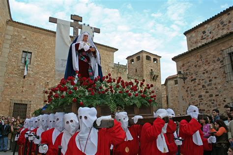 5 pueblos para viajar por Semana Santa en España | B-Travel 2026