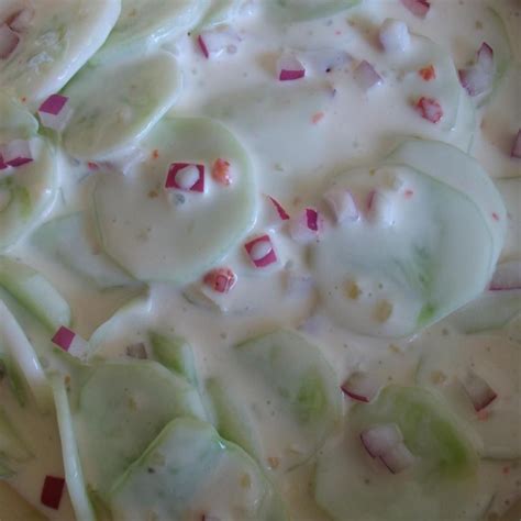 Sour Cream Cucumber Salad | Creamed cucumber salad, Sour cream ...