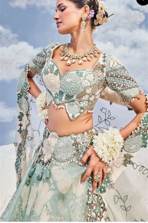 Gazal Gupta Lehenga Set – Kuro Clothing India